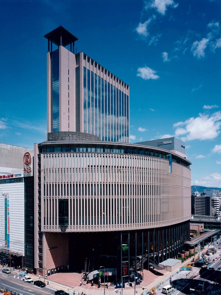 レンタルオフィス「リージャス神戸国際会館」が入居するビル